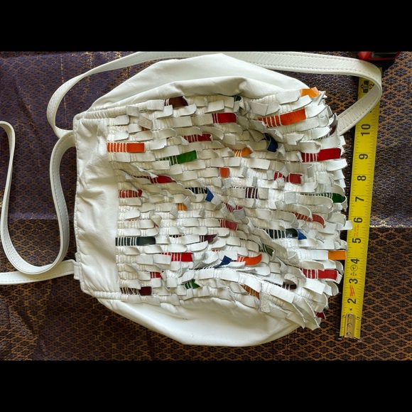 White designer White leather shoulder bag by East West Designs - Picture 6 of 10